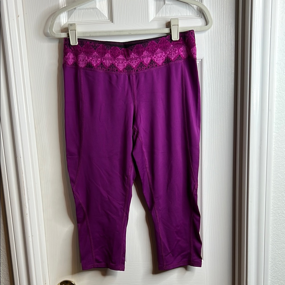Yoga set Capri Leggings with tank top - Picture 2 of 7